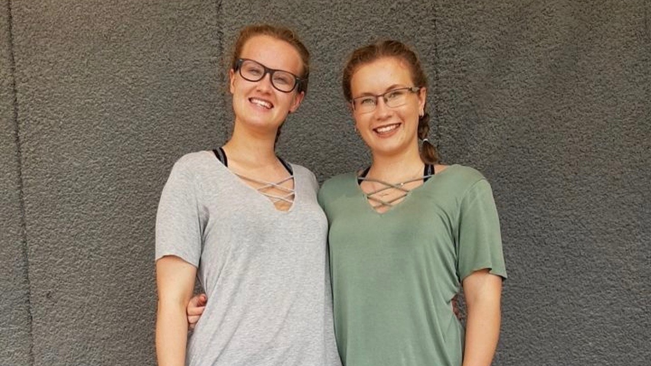 Online Learning Gives Sisters the Opportunity to Travel the World