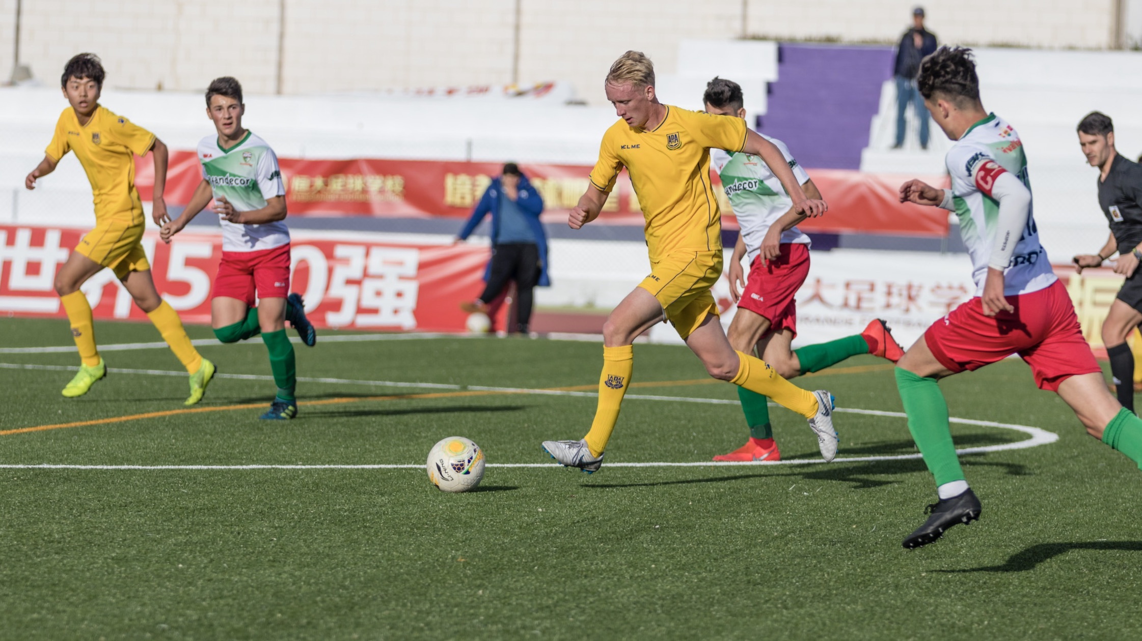 High School Soccer Player Attends Apex Learning to Pursue his Dream of Playing in Spain