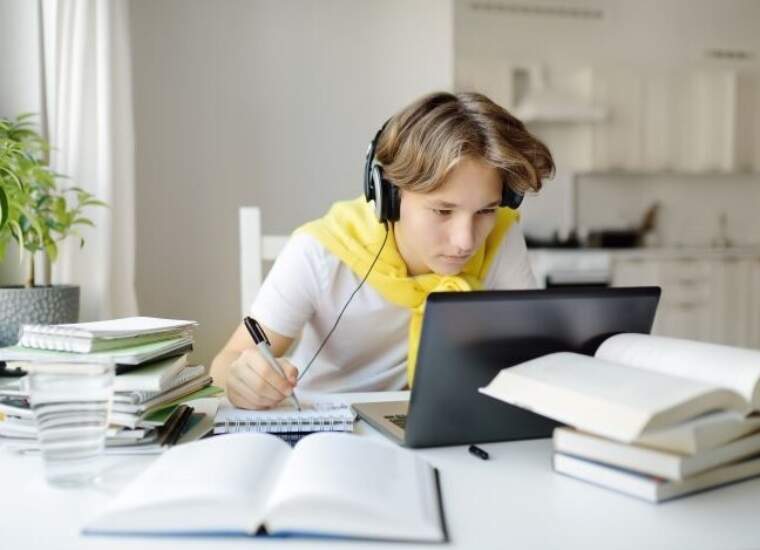 Shutterstock 1966196137