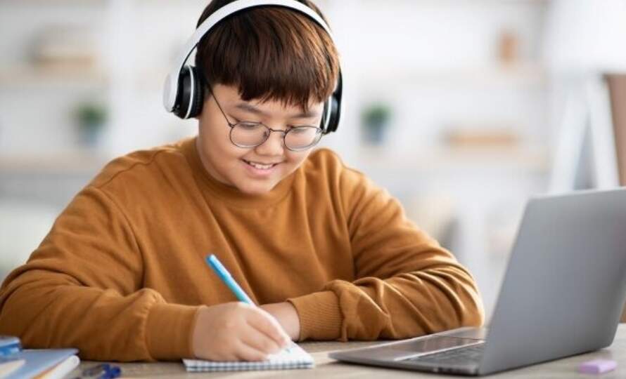 Top 10 Reasons to Enroll Full-Time with Apex Learning