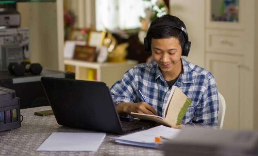 College Readiness Starts Here: The Power of Virtual School