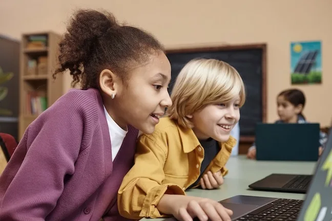 Side by Side Charter School Uses Digital Curriculum to Enrich Student Learning