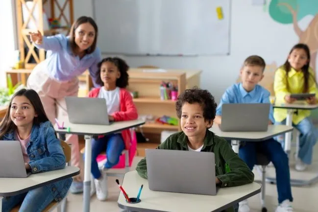 Shutterstock 2409566939